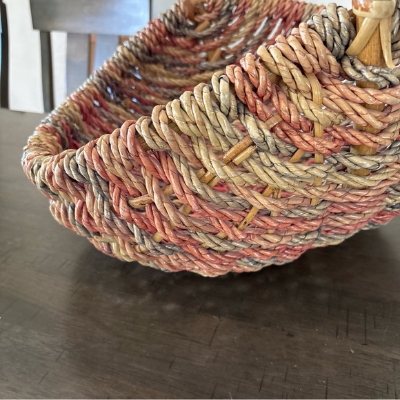 Handwoven Multicolor Basket Large Buttocks Basket Multicolored Farmhouse - Picture 4 of 9